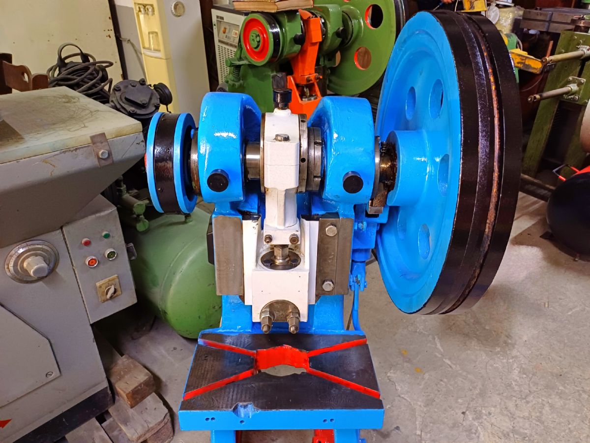 8 TON EKSANTRİK PRES