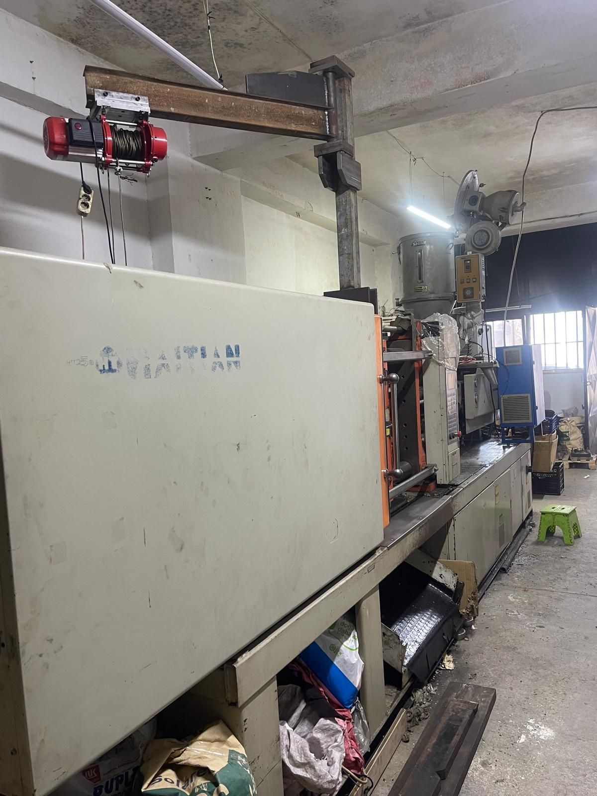 250 ton plastik enjeksiyon